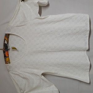 Nwt 2xx white eyelet material top